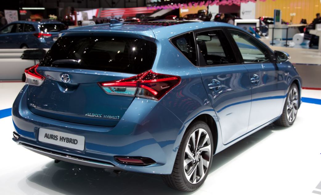 alt="Toyota Auris cuenta con un gran maletero"