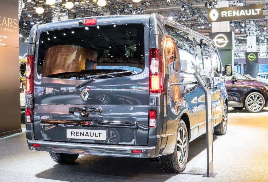 alt="Parte trasera del Renault trafic 2017"