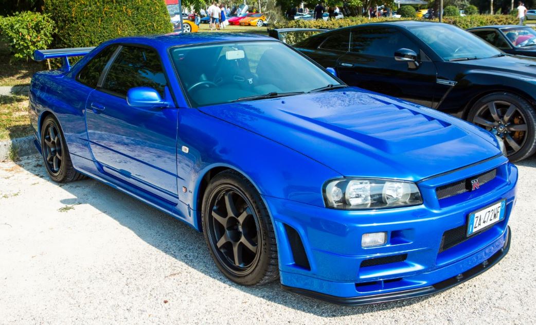 alt="Nissan Skyline GT-R R34"