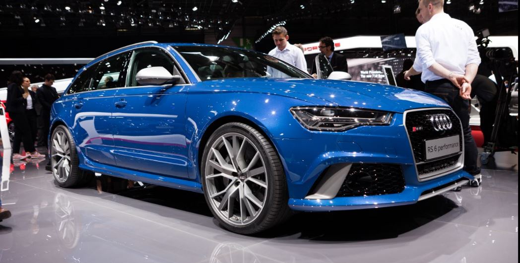 alt="Audi RS6 avant agresivo"