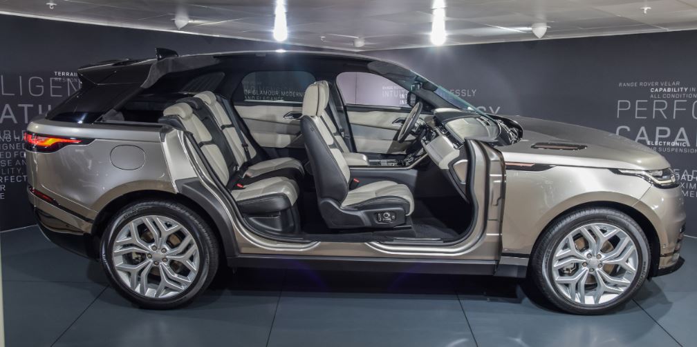 alt="Land Rover Vela 2017"