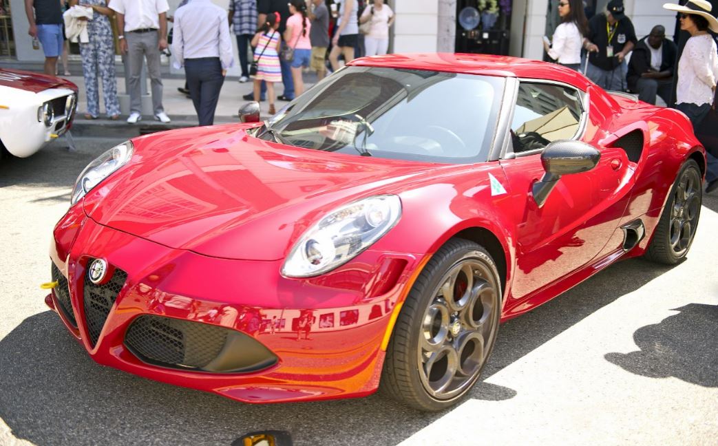 alt=" Alfa Romeo 8c verdadero deportivo"