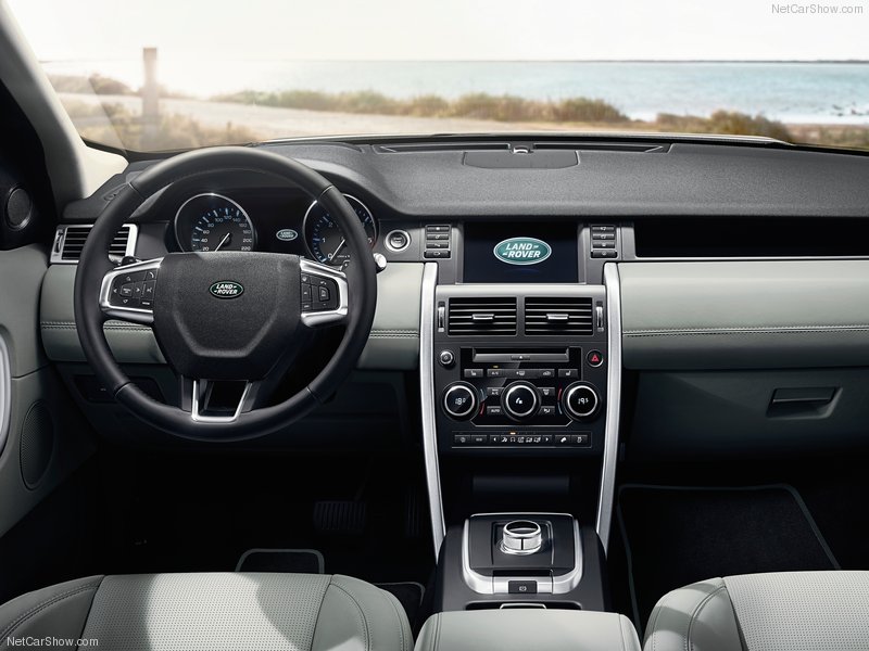 Land Rover Discovery Sport: interior