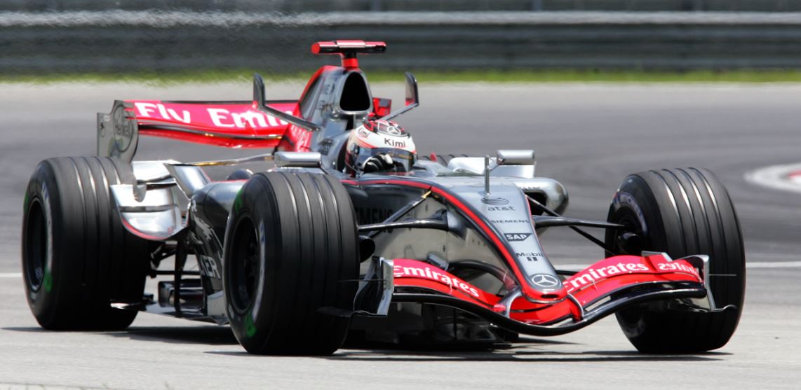 Escuudería Mercedes F1 Kimi Rikonnen 