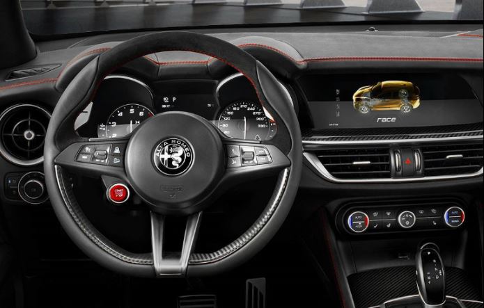 Alfa Romeo Stelvio Quadrifoglio Verde: interior