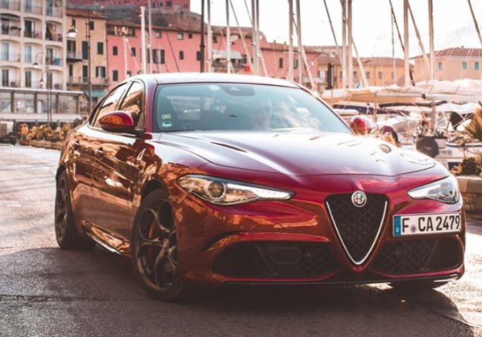 Alfa Romeo Giulia define elegancia y potencia