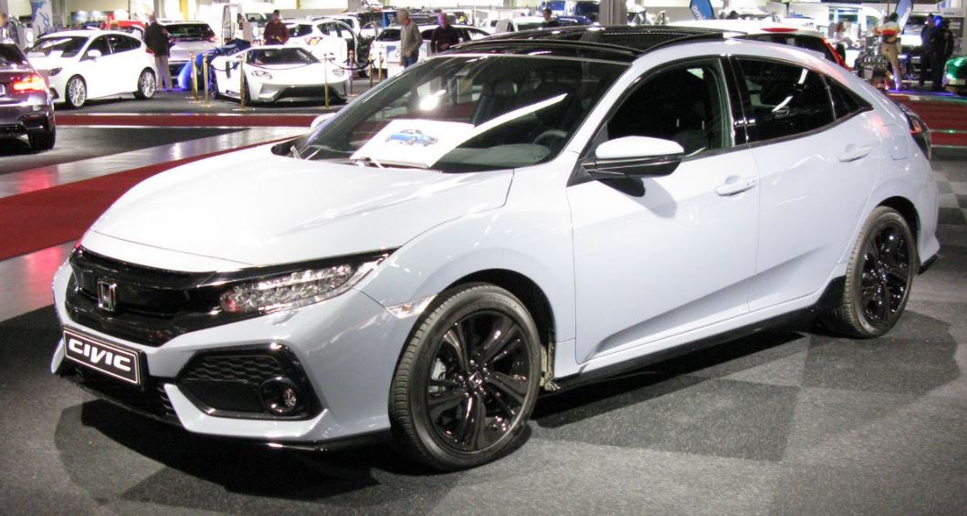 alt="Honda Civic 5 puertas blanco"