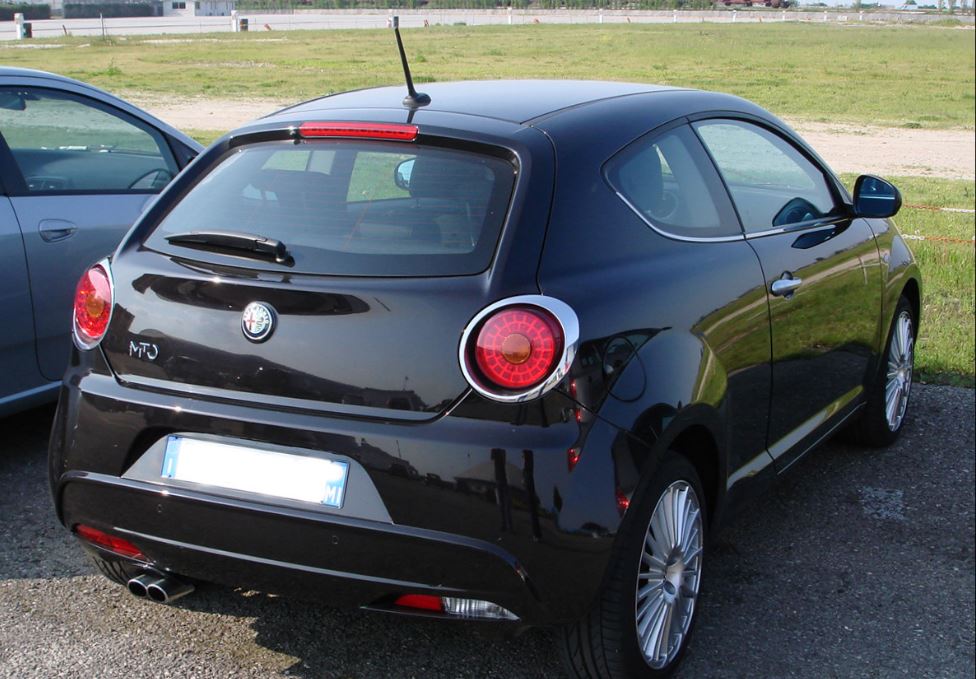 alt="Parte trasera del nuevo Alfa Romeo Mito"