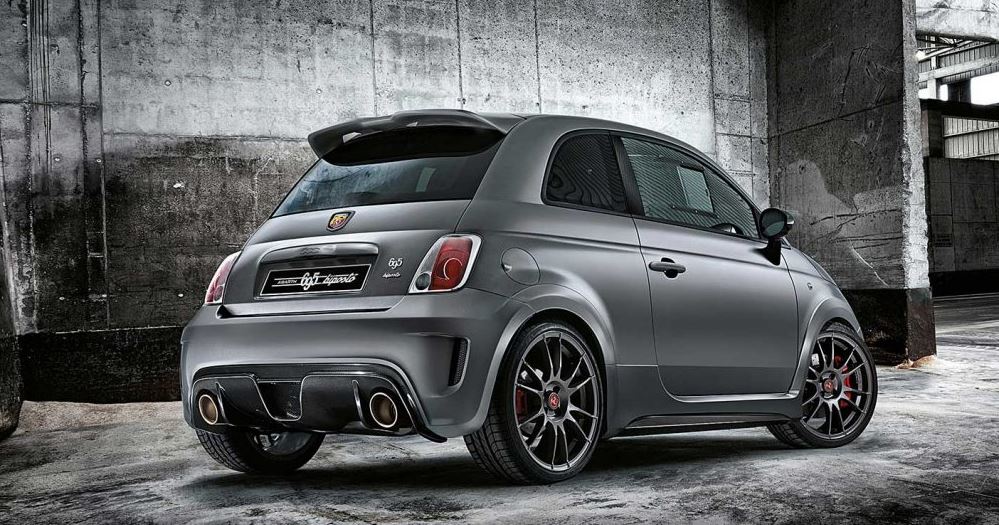 Nuev Abarth 695 Biposto deportivo racing