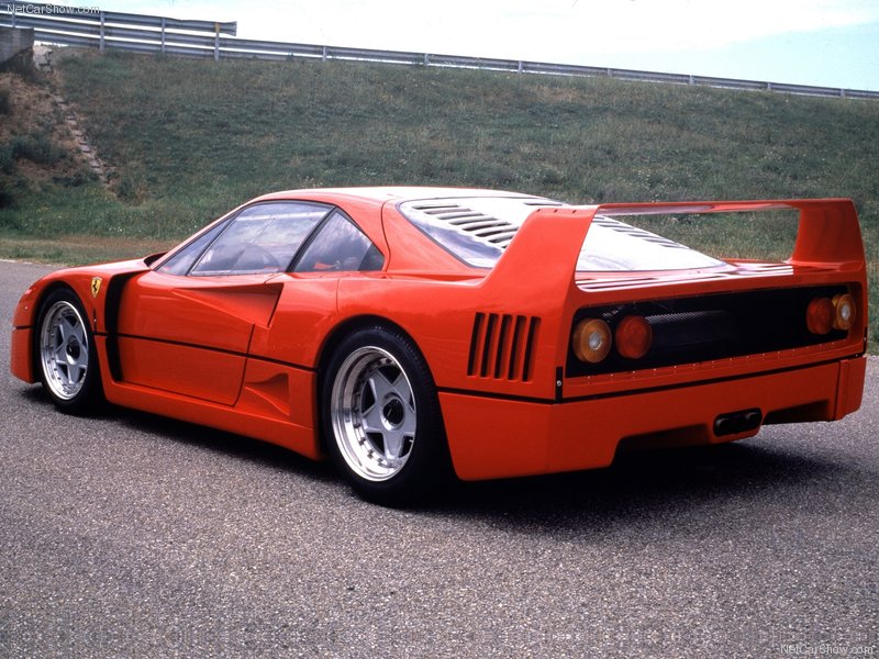 Ferrari F40 1987: trasera