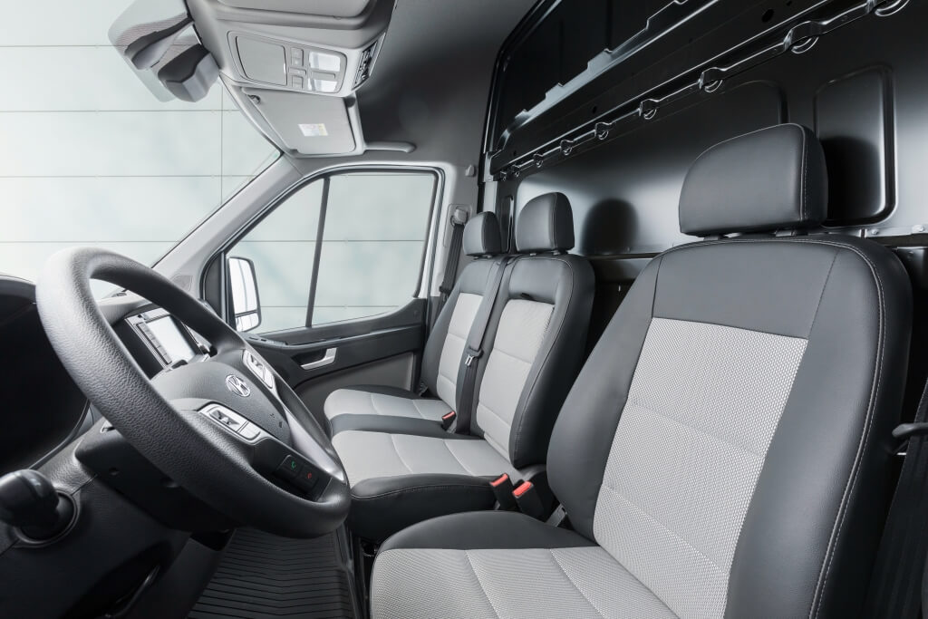 interior Hyundai H350