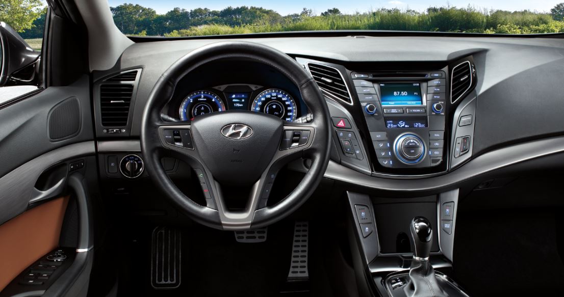 nuevo hyundai i40 interior berlina coreana calidad precio