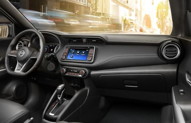 Interior del Nissan Kicks.