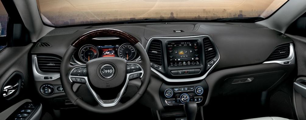 Jeep Cherokee: interior