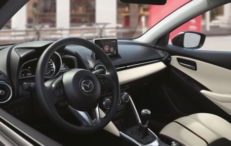 imagen del interior del nuevo Mazda 2
