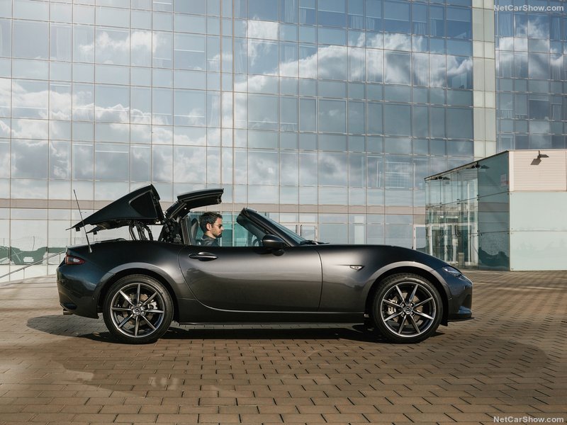 Mazda MX-5 RF: lateral