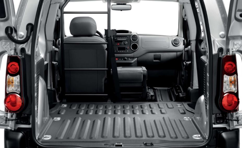 interior peugeot partner electric furgoneta trabajo