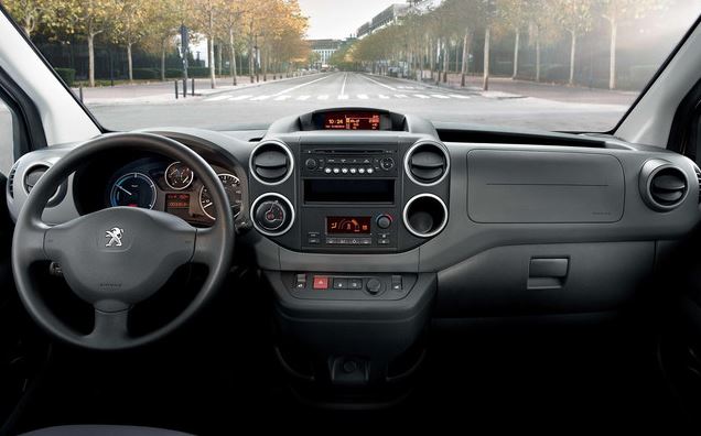 interior peugeot partner electric furgoneta
