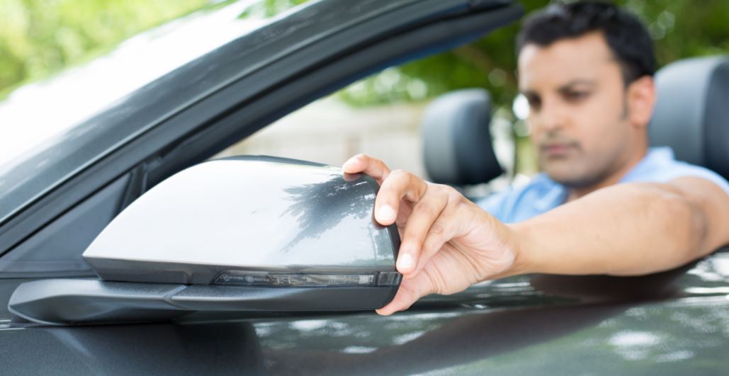 Ángulo muerto retrovisor tráfico seguridad accidentes