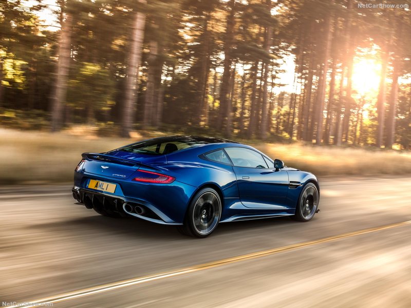 Aston Martin Vanquish S: trasera