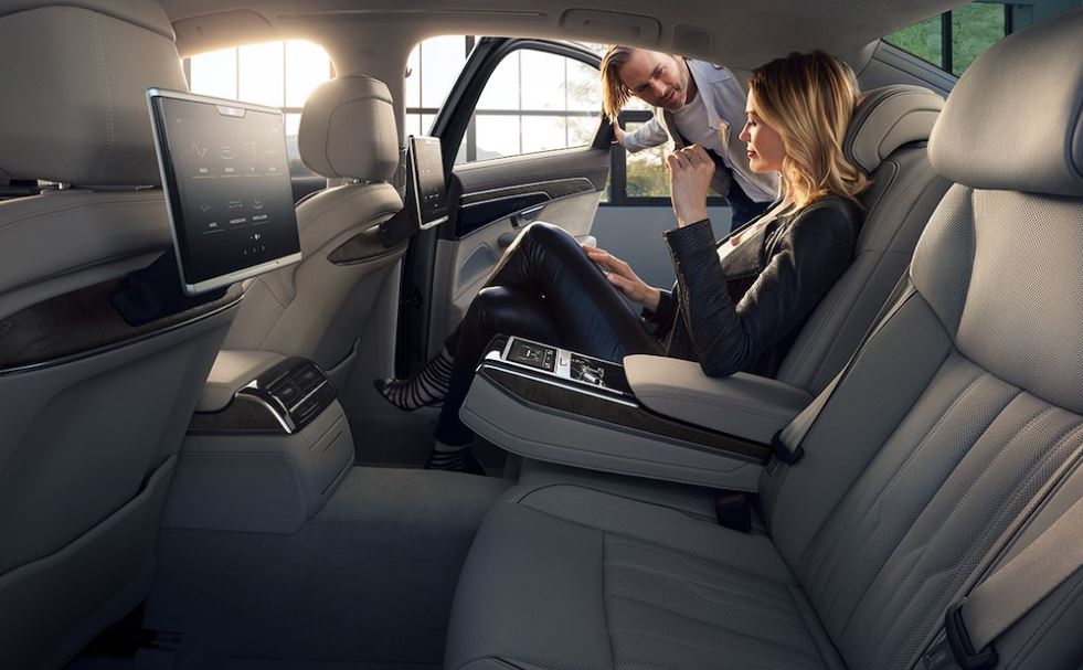 Audi A8 nuevo interior comodidad lujo diseño tecnología