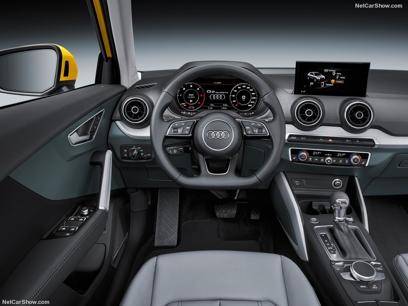 Audi Q2 2017: interior.