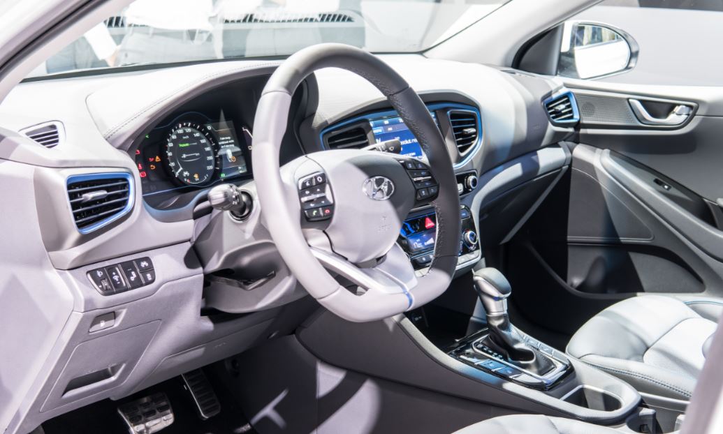 Hyundai ioniq interior 2018 híbrido eléctrico