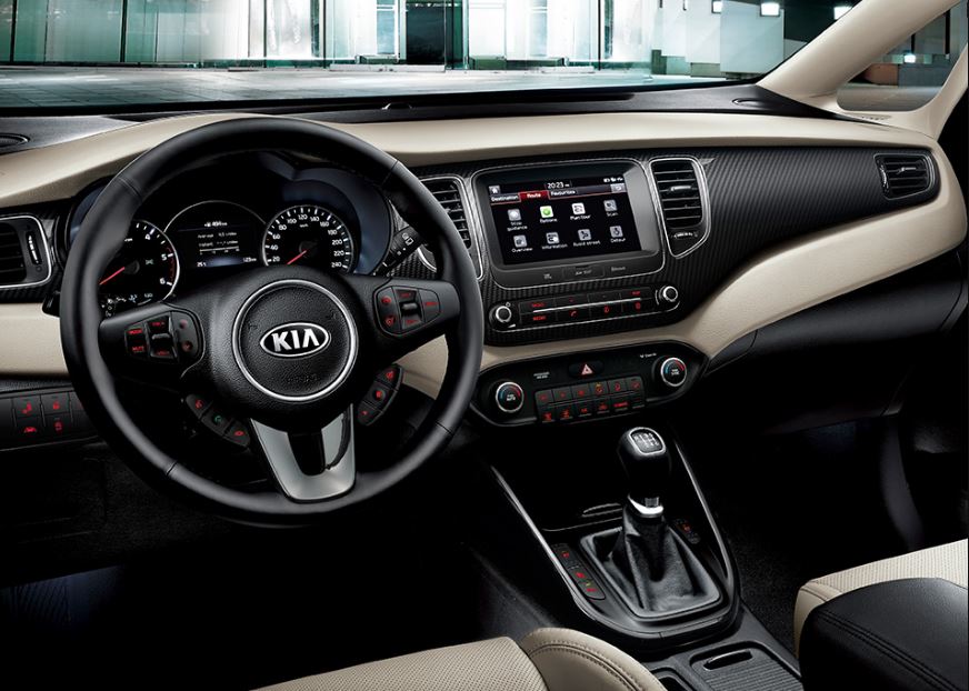 Interior del Kia Carens.