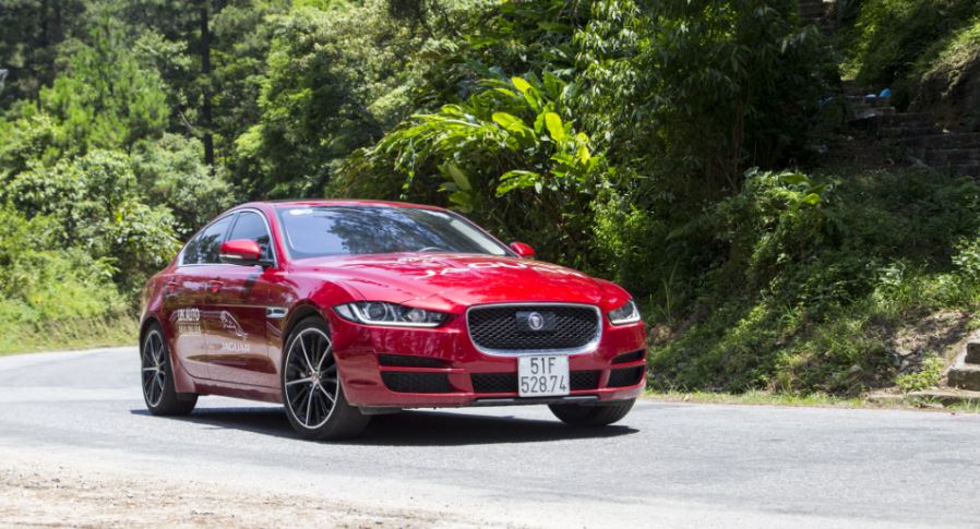 Jaguar XE berlina