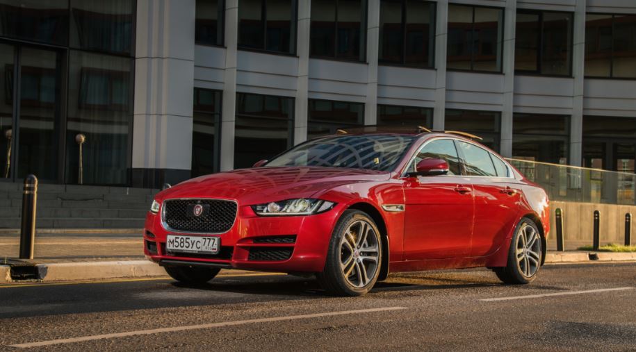 Jaguar XE berlina clásica