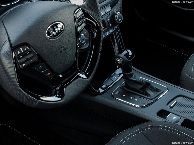 Kia Cee'd Sportswagon: interior