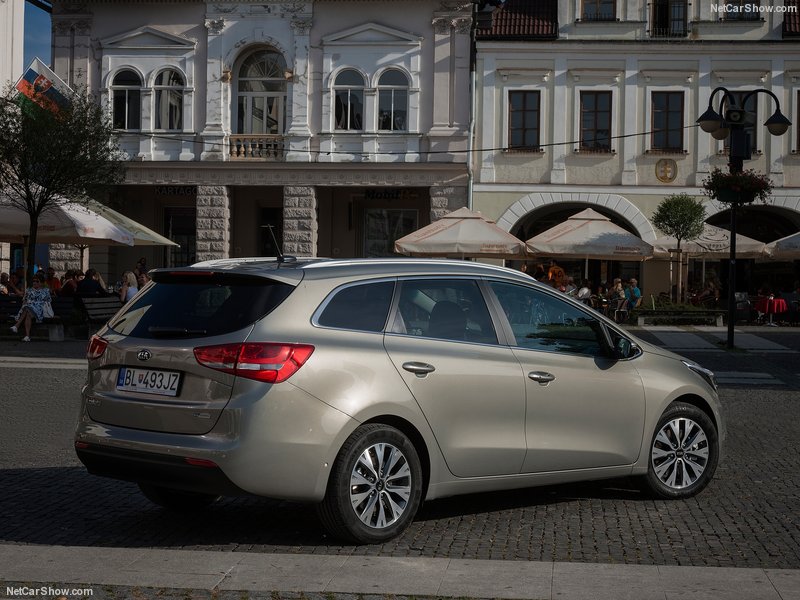 Kia Cee'd Sportswagon: trasera