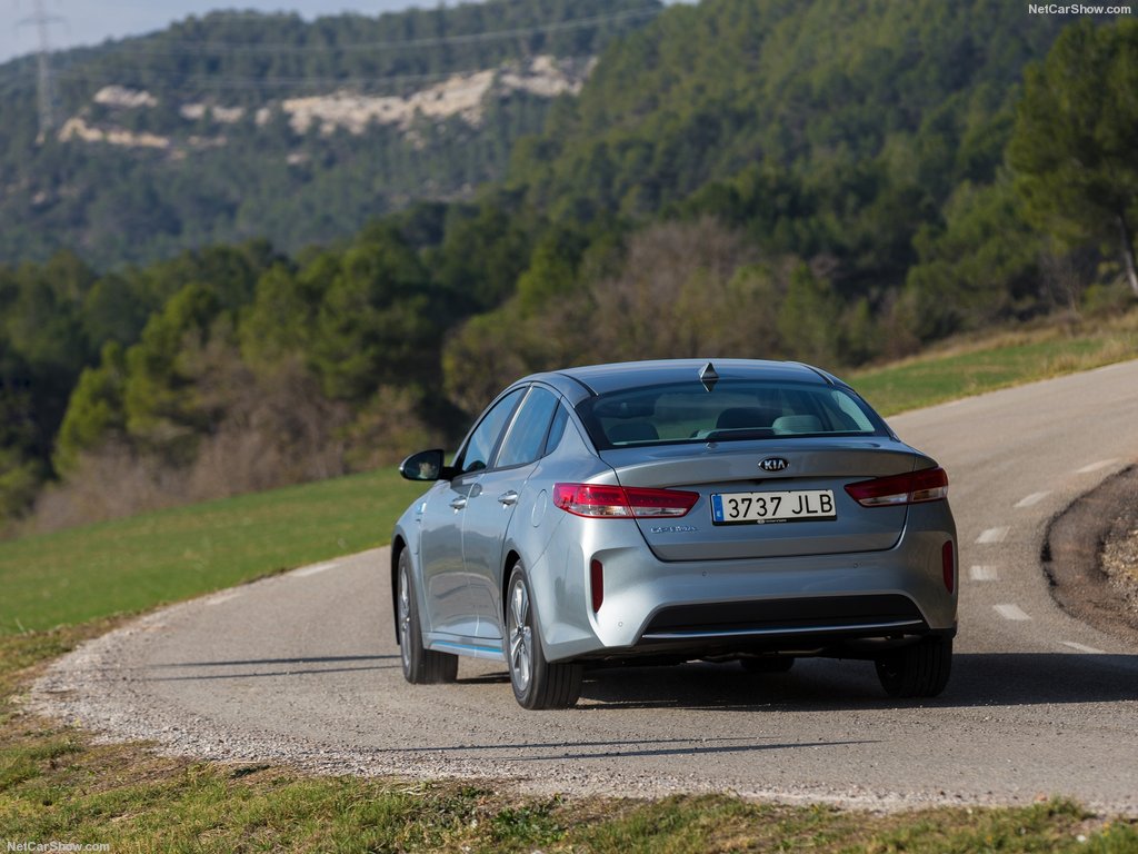 Kia Optima Plug In Hybrid 2017: trasera
