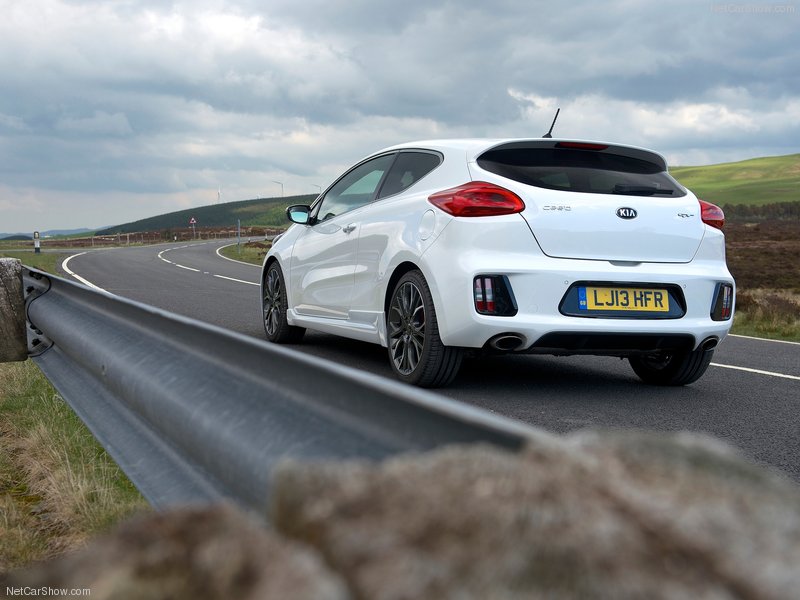 Kia Pro_cee'd GT: trasera