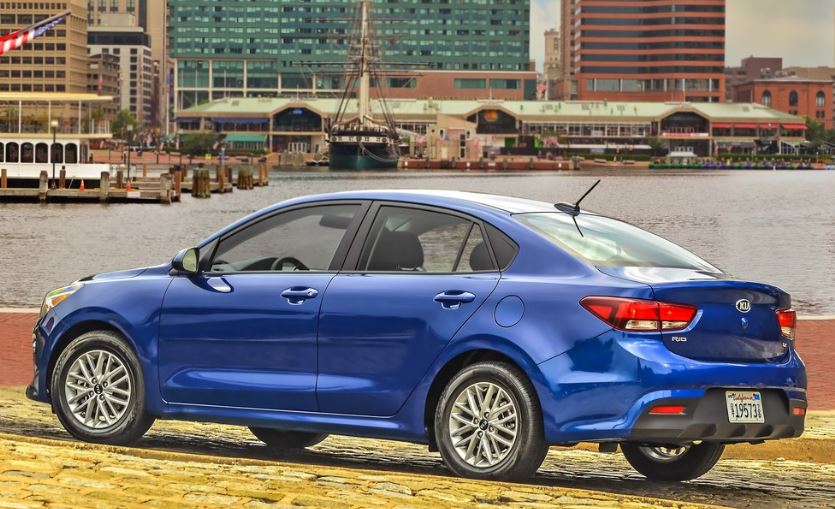 Kia Rio Sedán.