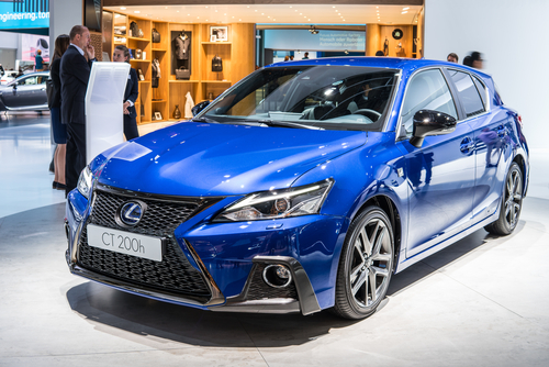 Lexus CT200h 2018: frontal