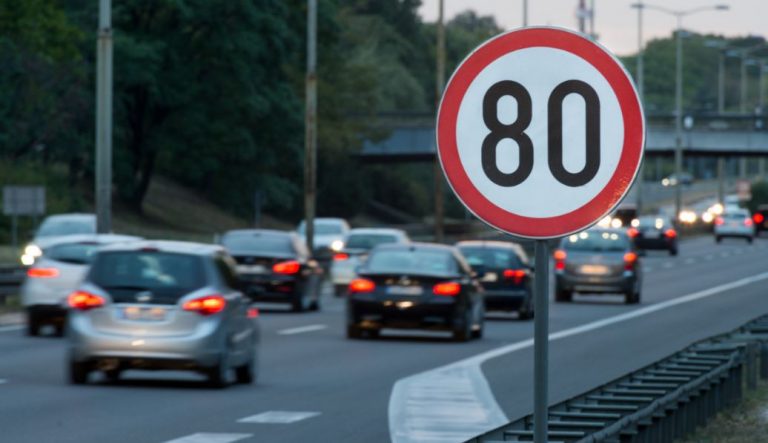 Límites de velocidad según la vía