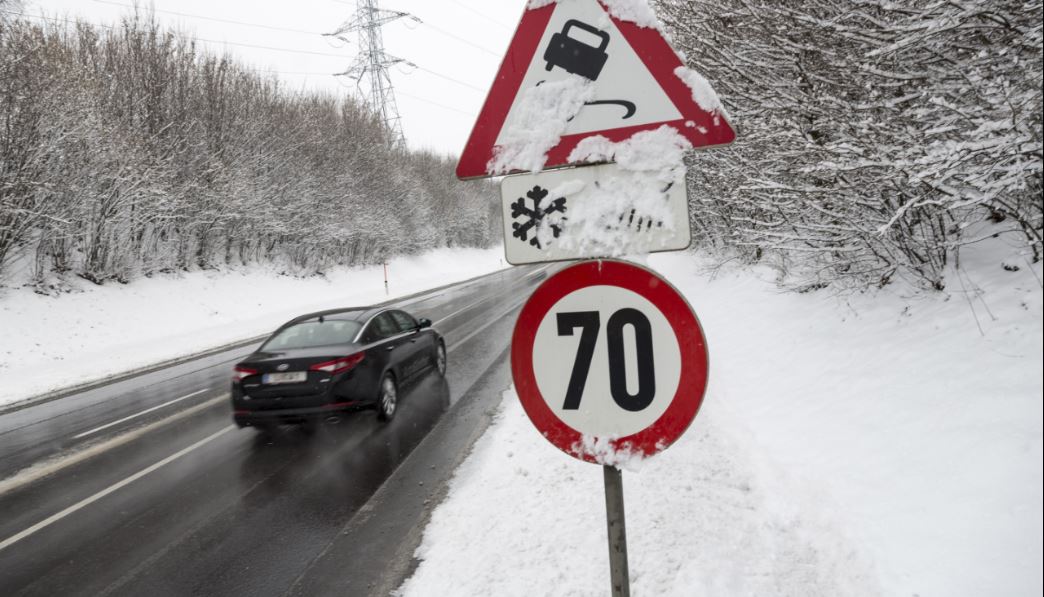 Límites de velocidad clima nieve sanciones legislación