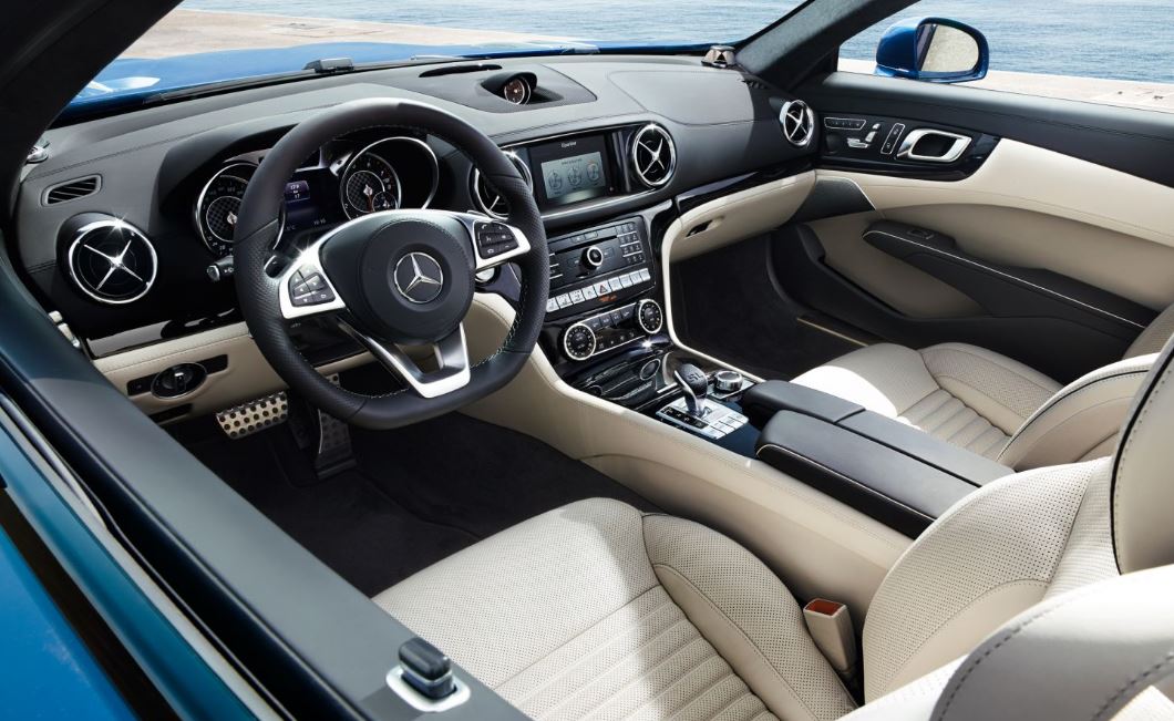 Interior de Mercedes SL. interior deportivo lujo