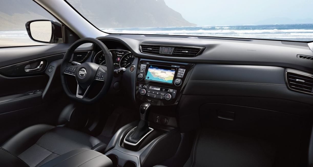 Nissan X-Trail 2018 interior salpicadero detalles precio