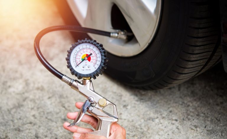 ¿Cuál es la presión correcta de los neumáticos?
