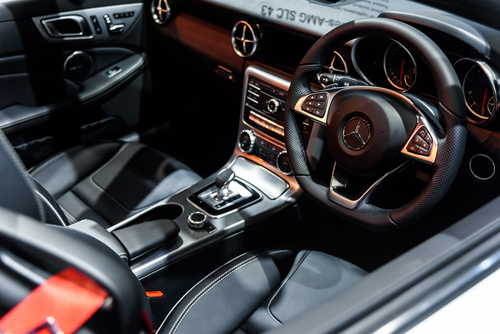 Roadster Mercedes SLC deportivo: interior