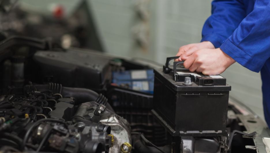 Cómo funciona la batería de un coche.