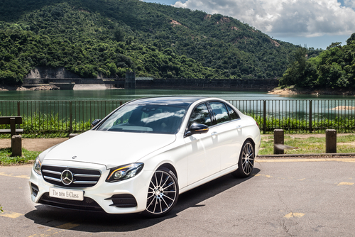 Berlina Mercedes Clase E: frontal