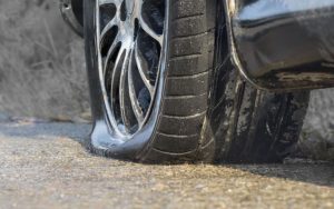 Kit antipinchazos o rueda de repuesto temporal ¿cuál es mejor?