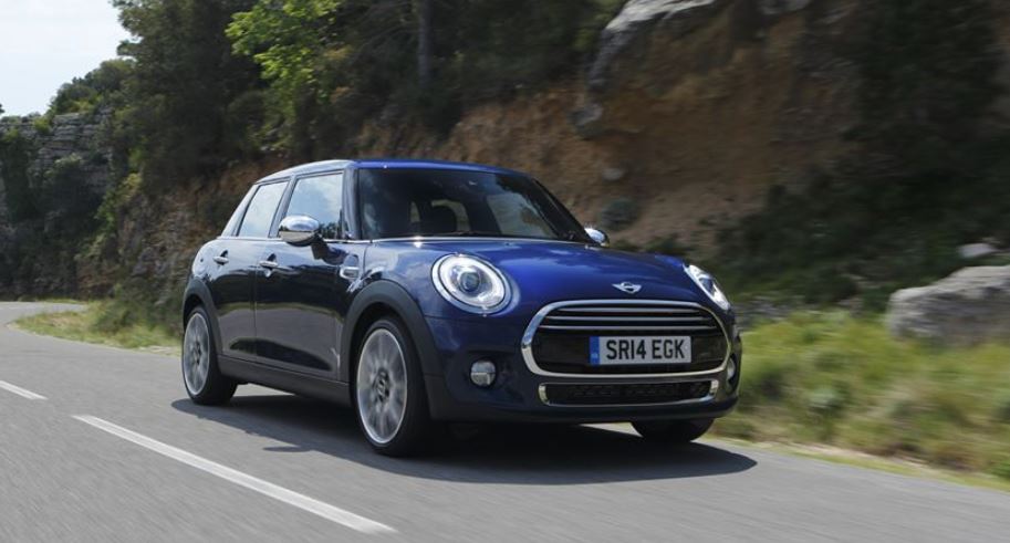 MINI 5 puertas, el clásico asienta la cabeza