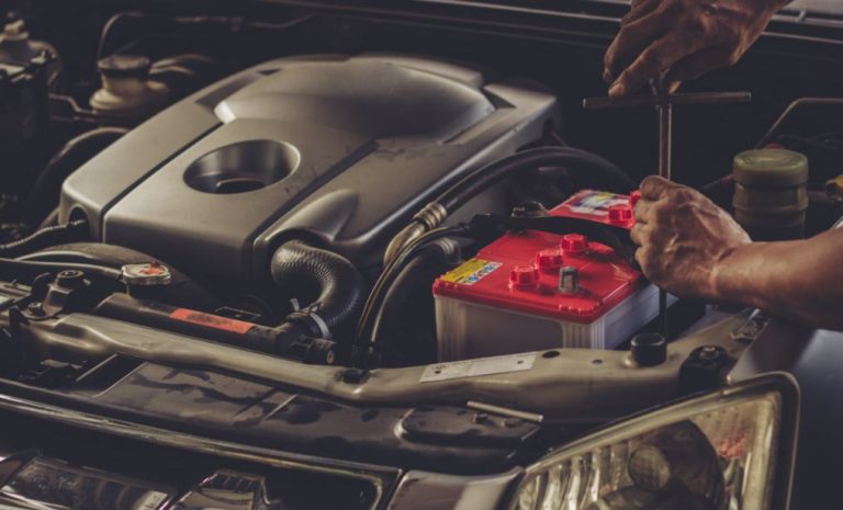 ¿Cómo alargar la vida útil de la batería de tu coche?