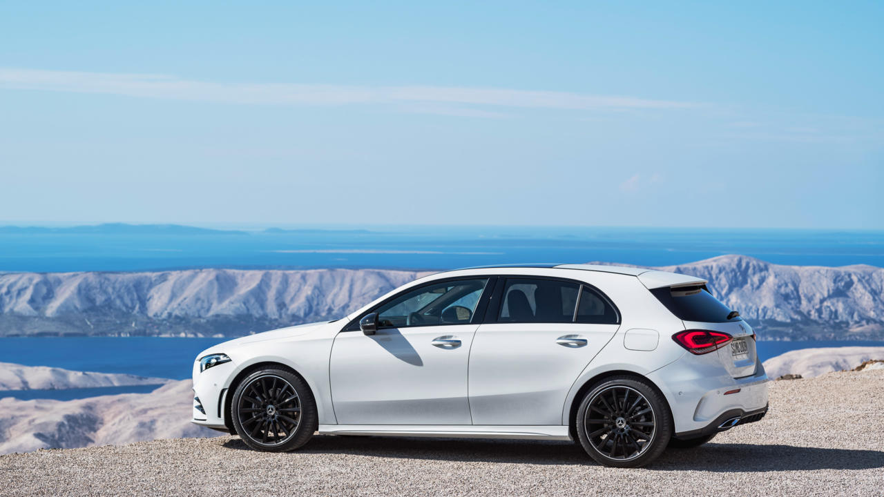 Compacto Mercedes Clase A 2018: lateral
