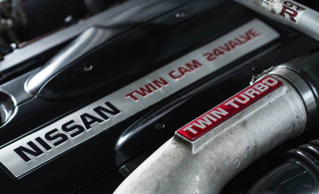 Limitación de la potencia a 280 CV en Japón.