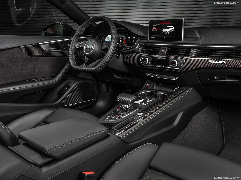 Audi RS5 Sportback: interior